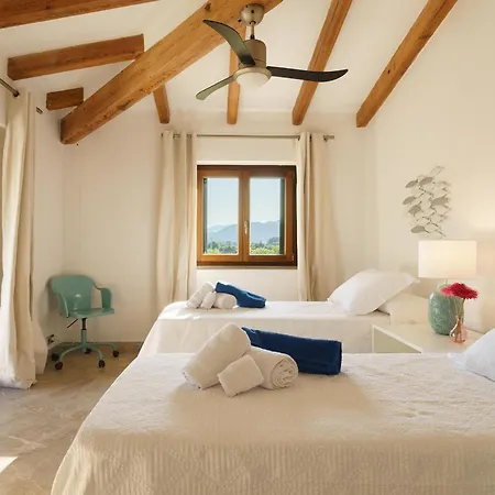 Landhuis Finca Playa Llenaire - Can Pou