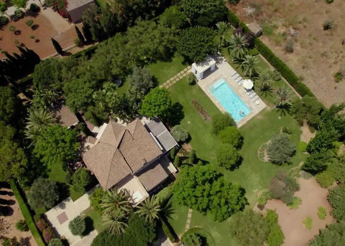 Playa Llenaire - Pou 波连萨港